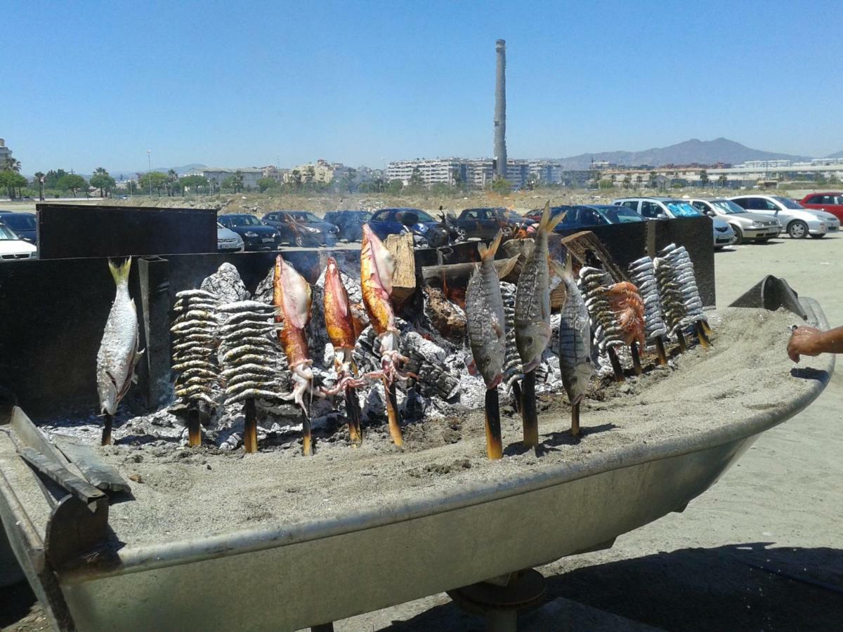 On The Beach! Frente Al Paseo Maritimo, Parking Y Piscina 马拉加 外观 照片