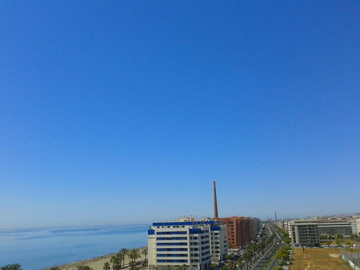 On The Beach! Frente Al Paseo Maritimo, Parking Y Piscina 马拉加 外观 照片