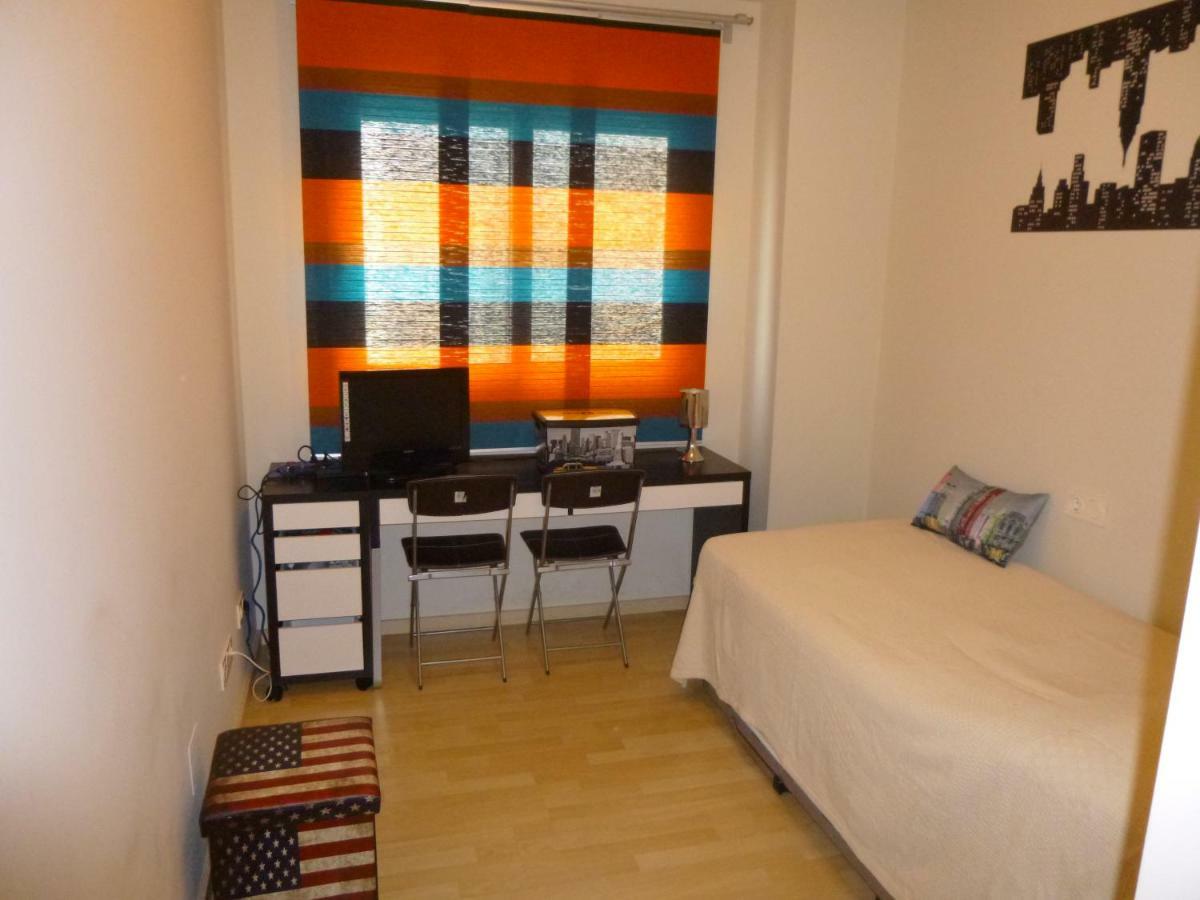 On The Beach! Frente Al Paseo Maritimo, Parking Y Piscina 马拉加 外观 照片