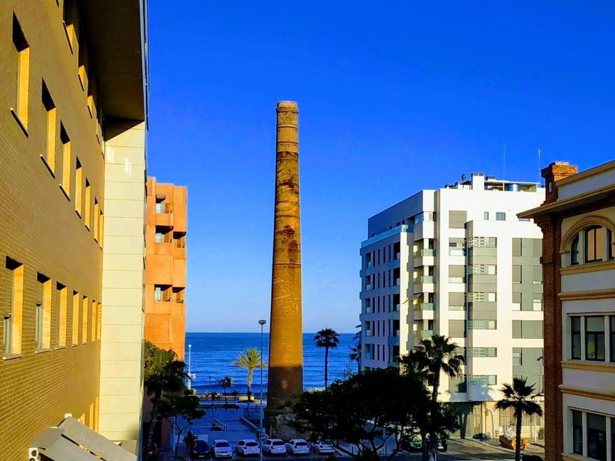On The Beach! Frente Al Paseo Maritimo, Parking Y Piscina 马拉加 外观 照片